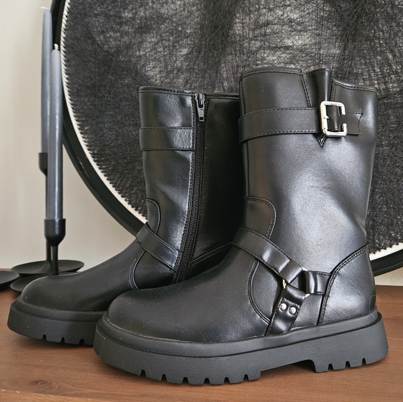 NWT Girls Size 5 Gap Moto Boots - Picture 2 of 4